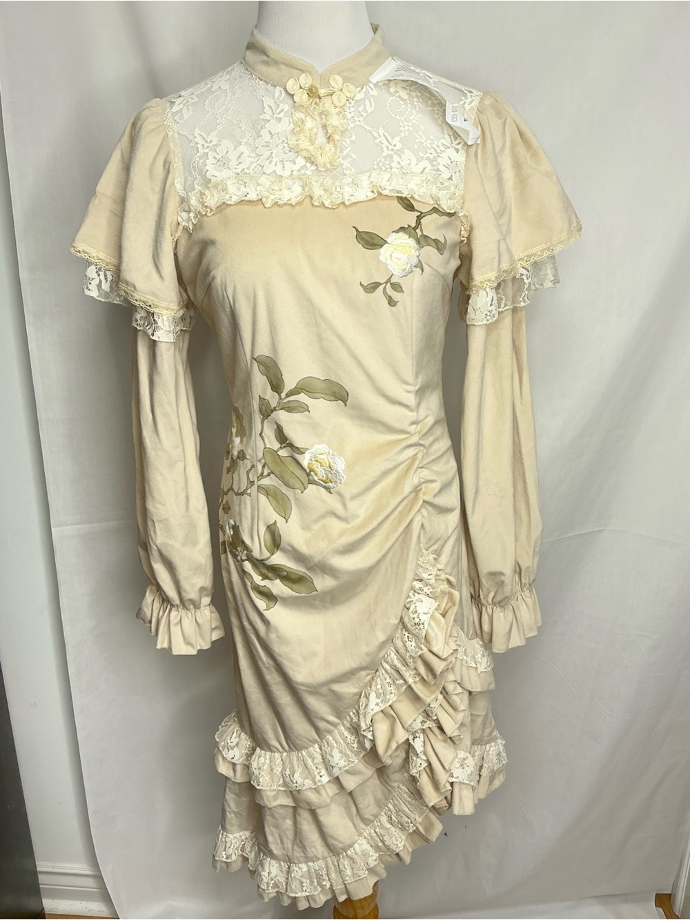 2201 - Lolita Cream Floral Lace Ruffle Long Sleeve Dress - Picture 2 of 13